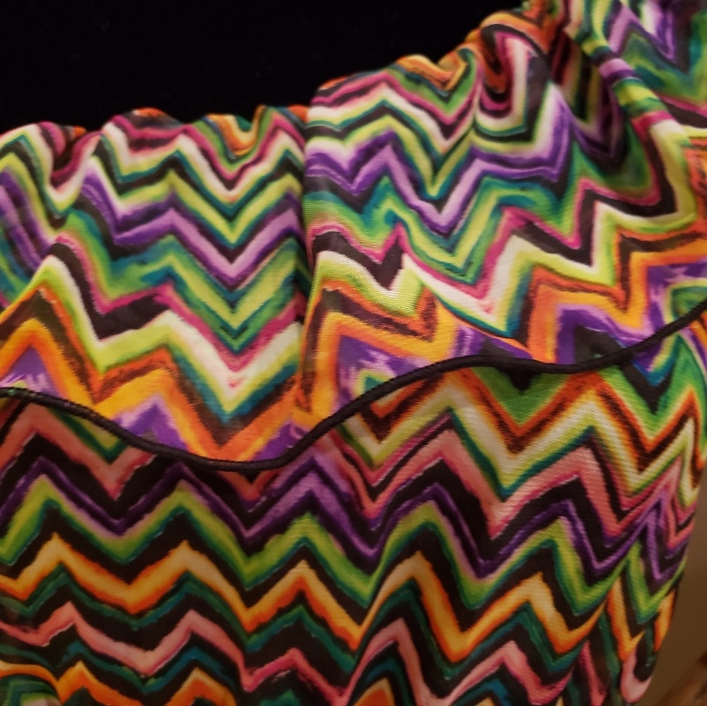 One Shoulder Ruffle Top * Med - Picture 4 of 5